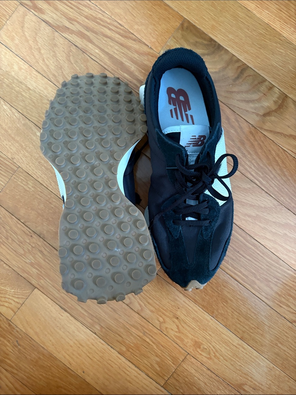 New Balance 327 Black & White Sneakers - Picture 4 of 4